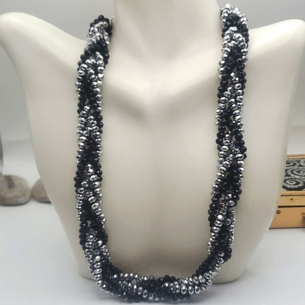 Flashy spiralโ beaded twist necklace N3017